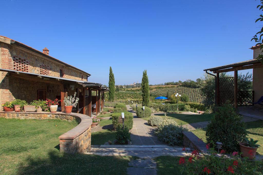 Casa Vacanza Le Case Сан-Джиминьяно Экстерьер фото